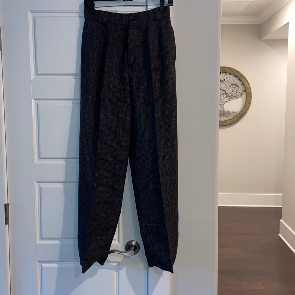 Collectible Gold Well trousers